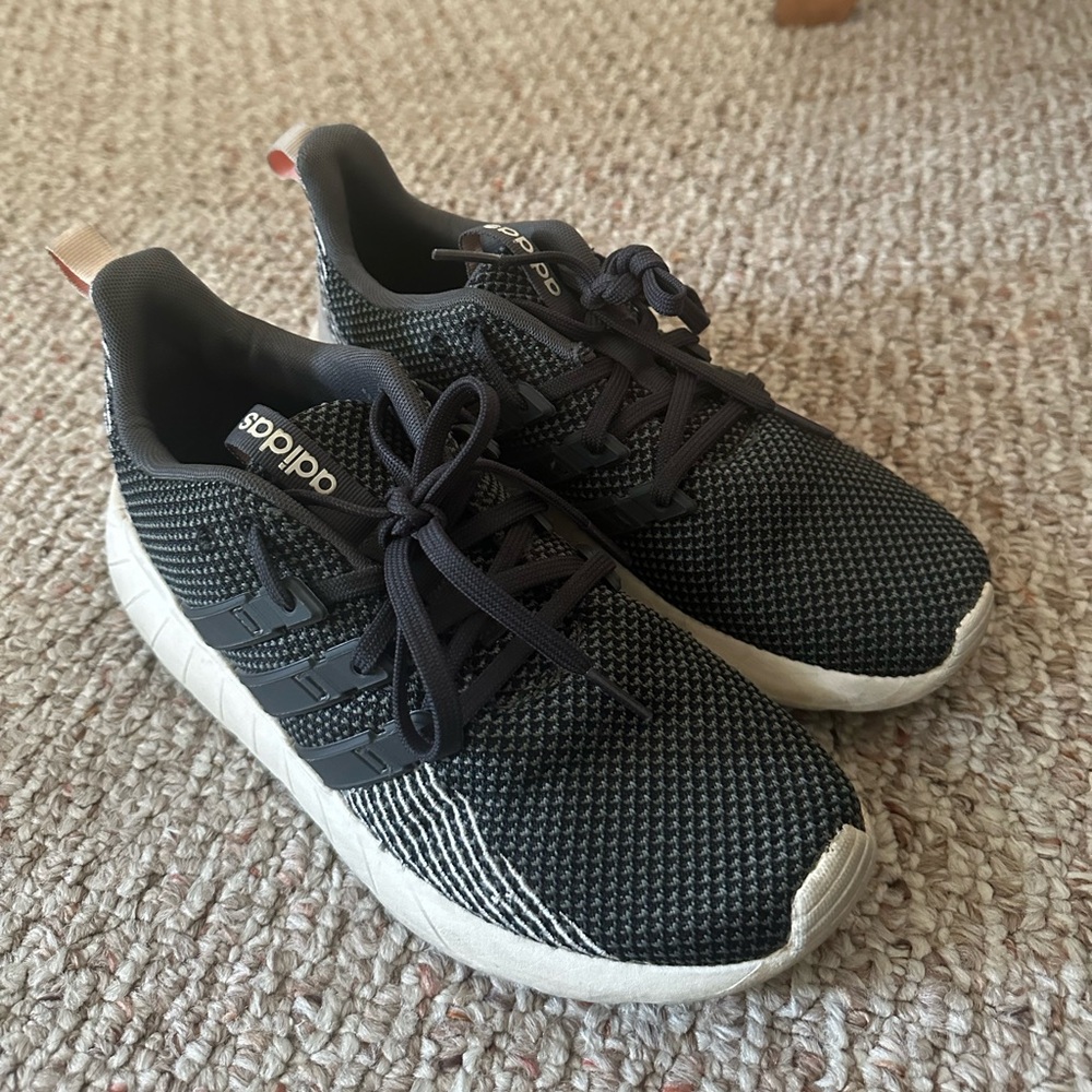 Adidas Tennis Shoes